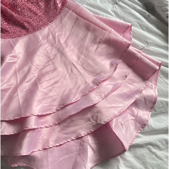 Mini pink flowy party dress - Picture 2 of 3